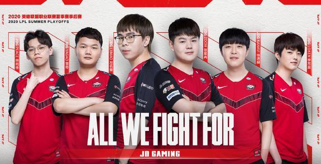 詹姆斯和库里谁会率先夺得第五座总冠军？